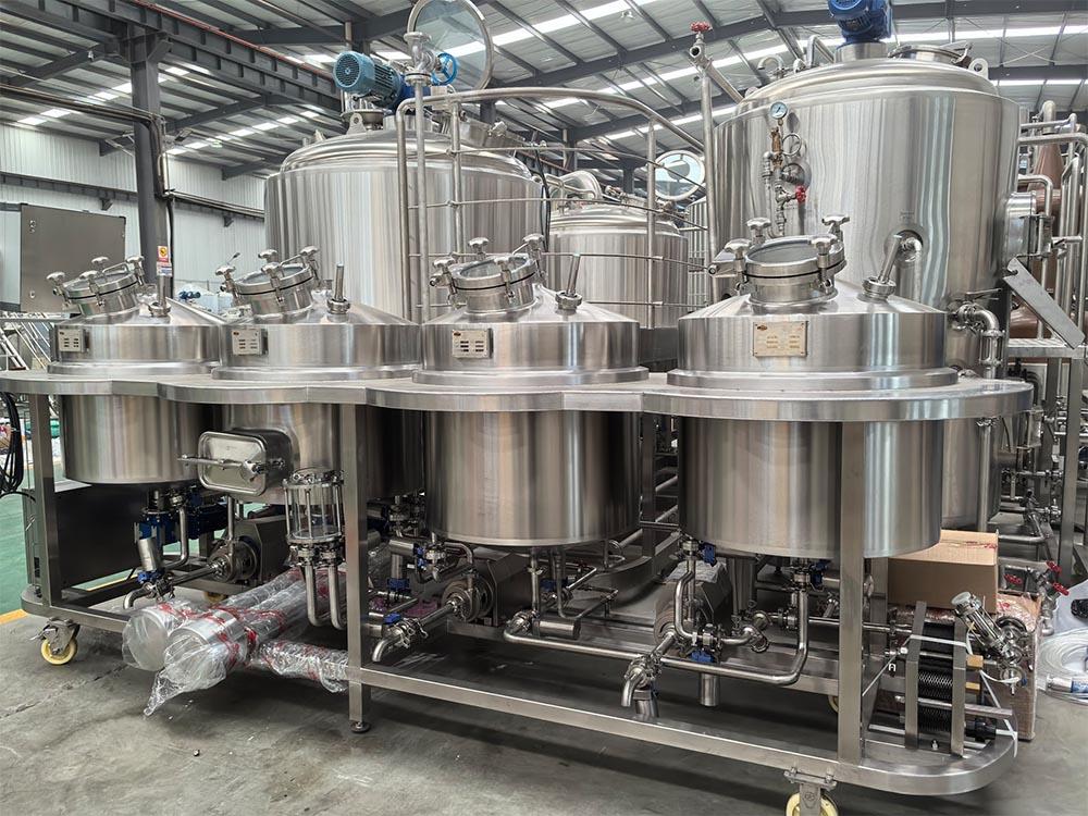 <b>100L 4 vessel brewhouse - Designed for brewing education and innovation</b>